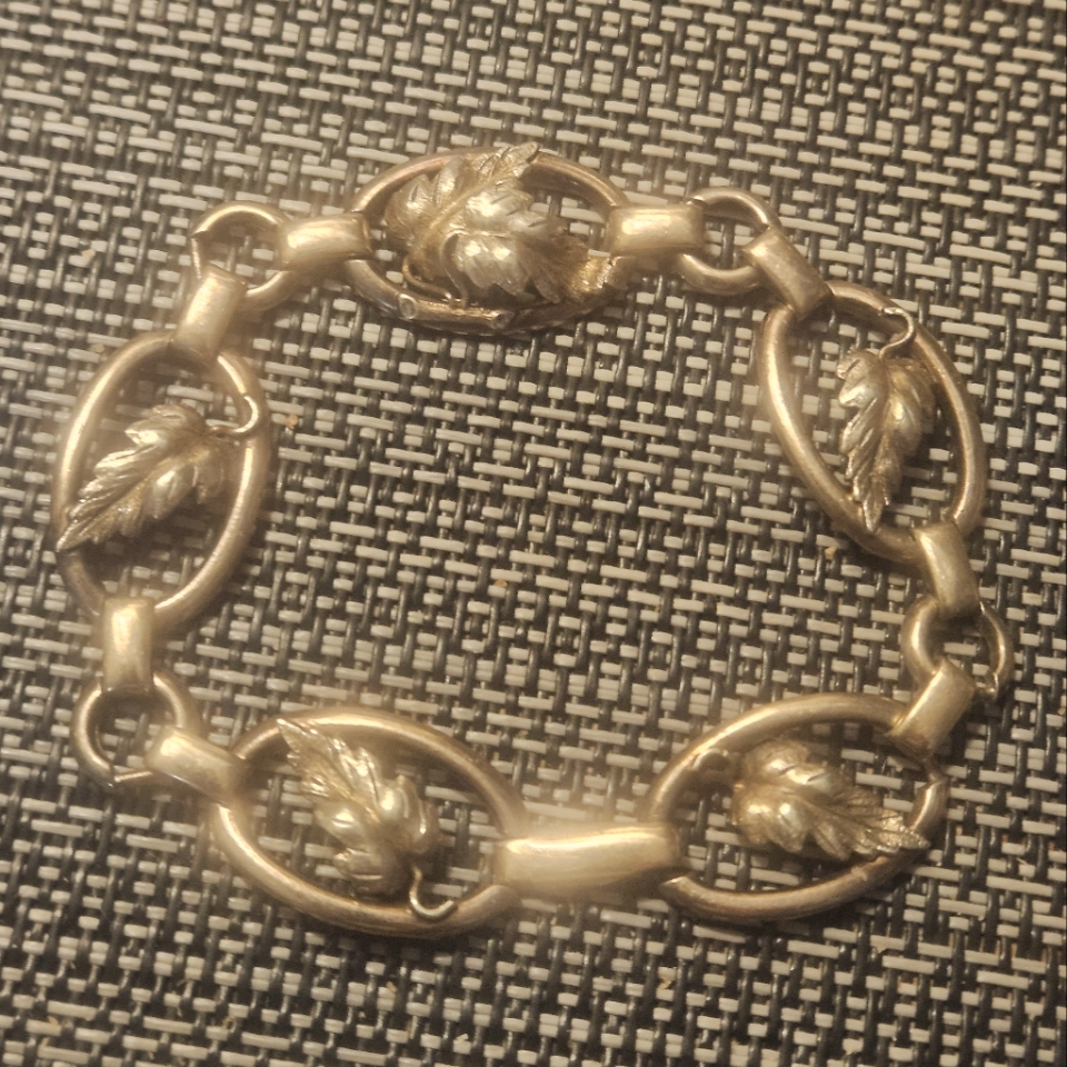 Vtg Wells Sterling&14k Gorgeous Bracelet.Sculptural Leaves On Top Of Oval Links